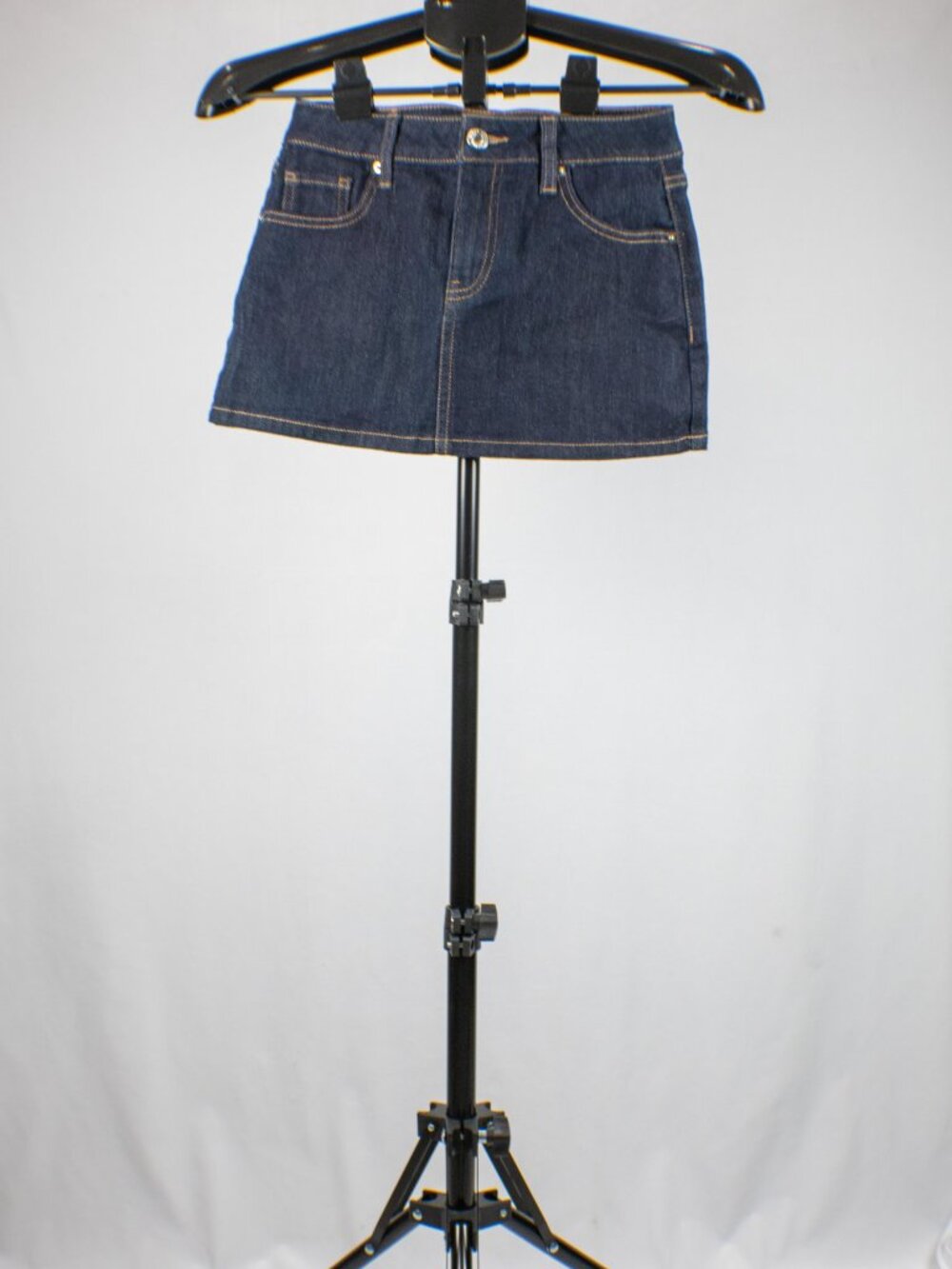 Ashley Mason Women's Dark Wash Denim Mini Skirt Contrast Stitching Size 0
